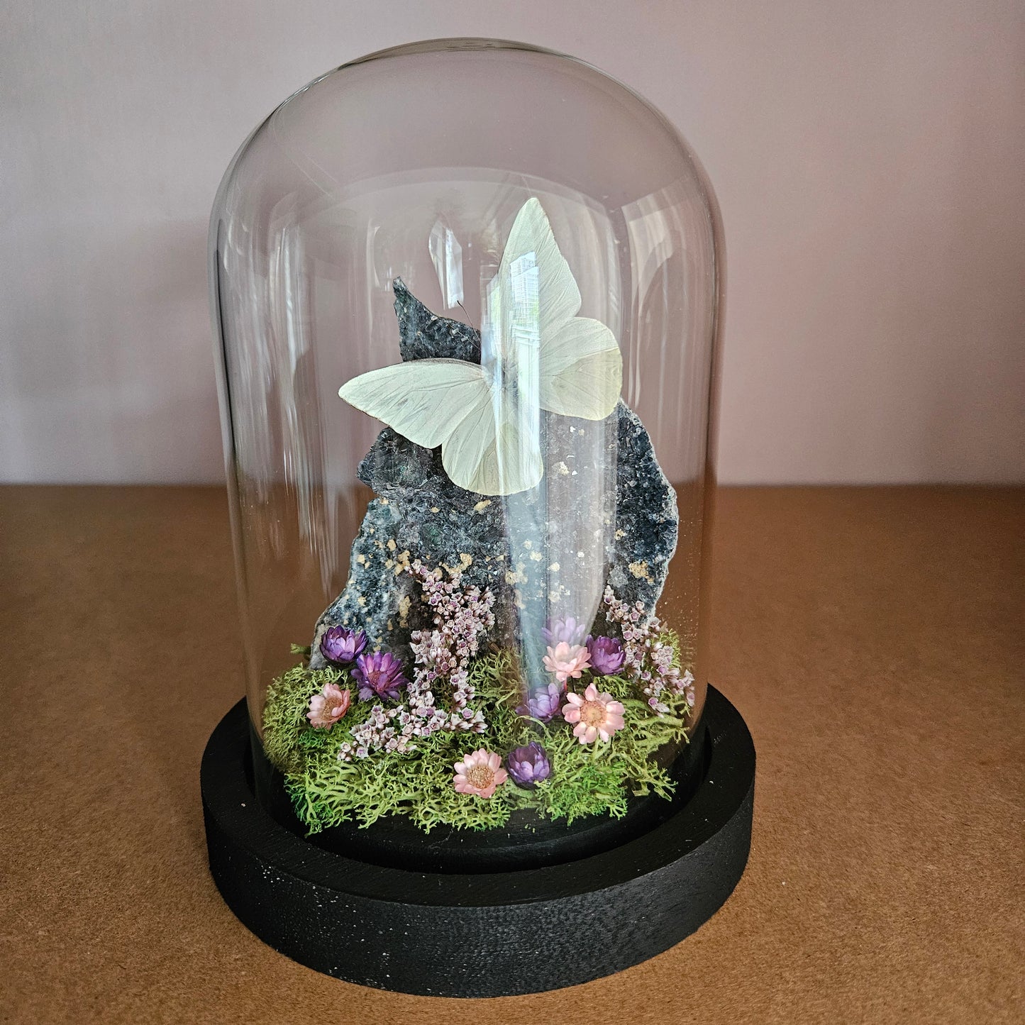 Vlinderstolp: Flower amethist met Appias drusilla